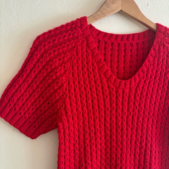 Handknit Red Short Sleeve Sweater Top MEDIUM - Picture 2 of 4